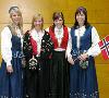 HCL-Spielerinnen: Else Marthe Srlie Lybekk, Ragnhild Srlie, Camilla Thorsen und Gerd-Elin Albert in norwegischer Nationaltracht