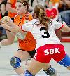 Nina Sass - SVG Celle - gegen Isabell Nagel - DHB-Pokalviertelfinale am 7. Januar 2007 - Niederlage nach Verlngerung bei HSG Bensheim/Auerbach