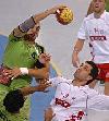 Khaled El Fil gegen Renato Sulic im Spiel Kroatien - Marokko 