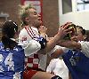 Svetlana Pasicnik im Griff von Ekatarina Andryushina (8) und Alina Gritsina (24). CRO - RUS, 4-Nationen-Turnier Riesa 2007