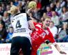 Janne Wode - Buxtehuder SV foult Mandy Münch - Bayer Leverkusen