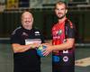 Sebastian Feichtinger - Neuzugang Handball Tirol neben Trainer Frank Bergemann