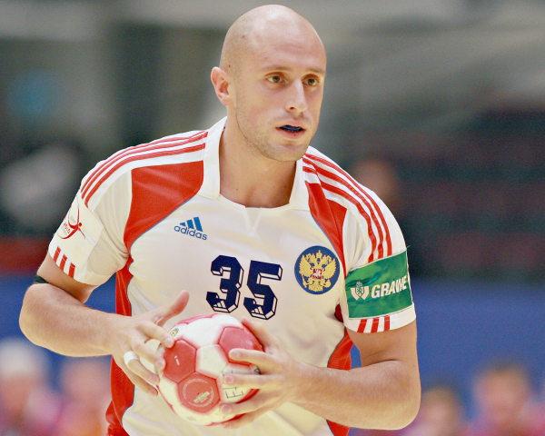 Konstantin Igropulo am Ball für die russische Nationalmannschaft