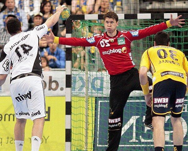 Niklas Landin im Duell mit dem THW Kiel