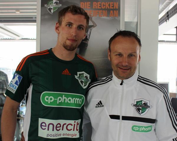 Olafur Gudmundsson mit Recken-Coach Christopher Nordmeyer