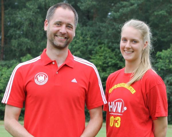 Trainer Christian Hungerecker mit seinem Neuzugang Kathrin Pichlmeier