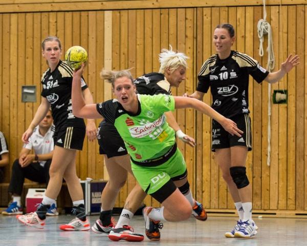 Lotto-Cup 2014 in Ludwigsburg: Anika Leppert von Frisch Auf Göppingen (FAG) im Spiel gegen Zwickau