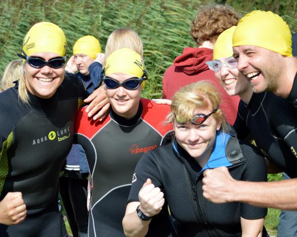 Evelyn Schulz, Nadine Smit, Frauke Kemmer und Tina Wagenlader mit Trainer Christian Hungerecker.