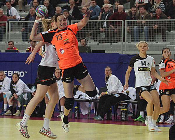 Yvette Broch/NED im Spiel Deutschland - Niederlande, EURO 2014, Varazdin