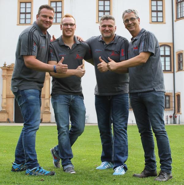 Medizinisch-physiotherapeutische
Funktionsteam des SVG Celle:  Sven Haubert, Felix Becker, Dieter
Riecken und Karsten Ohnhold (von links nach rechts)