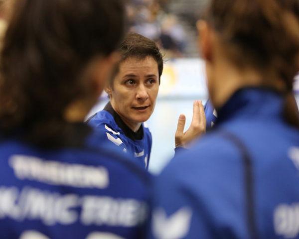 Trainerin Cristina Cabeza Gutierez betrat in der Schlussphase das Spielfeld: "Eigentlich wollte ich nicht spielen, ich merkte jedoch, dass die Mannschaft Ruhe braucht." 
