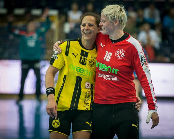 Virag Vaszari (li.) und Clara Woltering feierten mit Dortmund einen Sieg gegen Buxtehude
