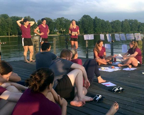 Besprechung mit Seeblick im Trainingslager des HC Leipzig