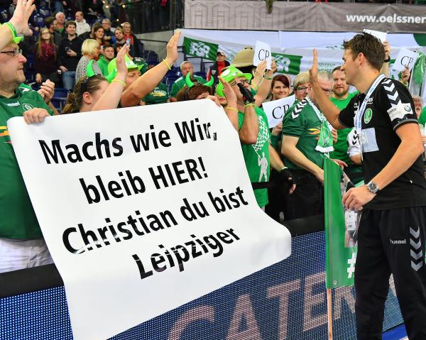 Die Leipziger Fans kämpfen um Christian Prokop