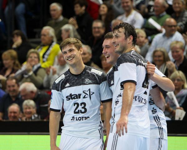 Freude bei Rune Dahmke und Co.: Der THW Kiel kann in Melsungen über den 13. Saisonsieg jubeln