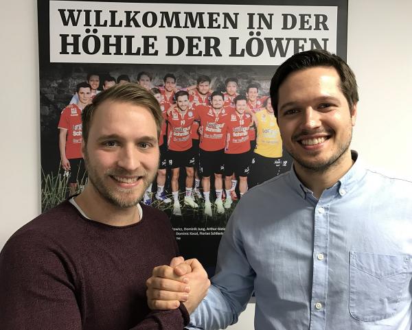 Kai Funke und Bastian Schlierkamp kurz nach Vertragsunterzeichnung