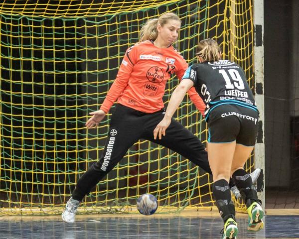 Katja Kramarczyk - TSV Bayer 04 Leverkusen - Anna Loerper - SG BBM Bietigheim