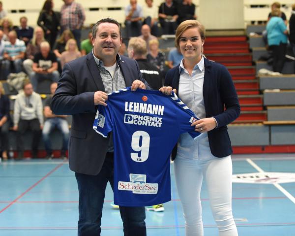 Landrat Dr. Axel Lehmann (l.) und HSG-Geschäftsführerin Stefanie Klaunig