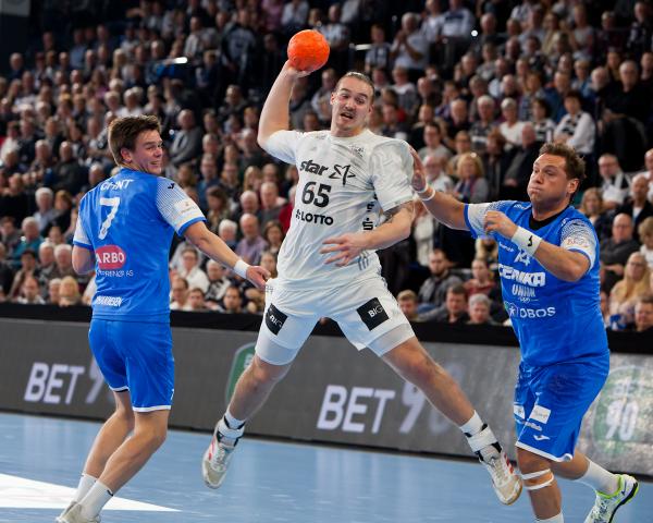 Lukas Nilsson und der THW Kiel setzten sich im zweiten Abschnitt ab