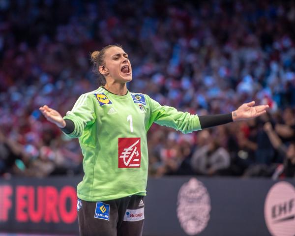 EHF Euro 2018, Europameisterschaft Frauen, Halbfinale, NED-FRA, Laura Glauser/Frankreich