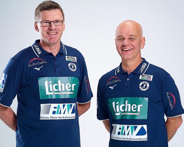 Trainer Kai Wandschneider (r.) und Co- und Torwarttrainer Jasmin Camdzic