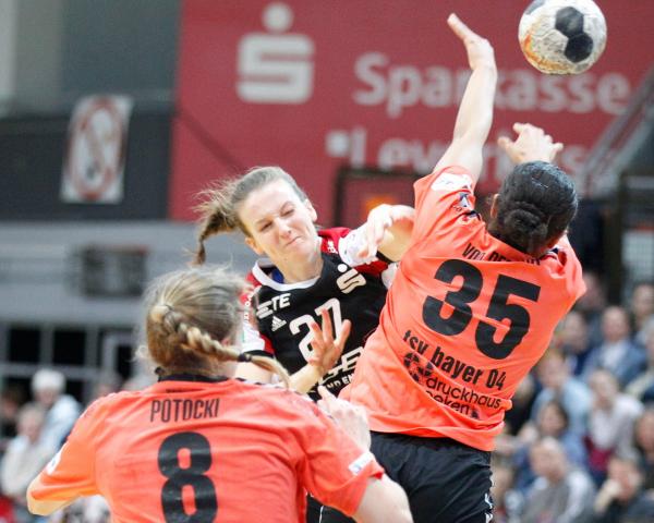 Julia Maidhof erzielte zehn Tore für Bensheim/Auerbach. Den Sieg sicherte sich aber Bayer Leverkusen.