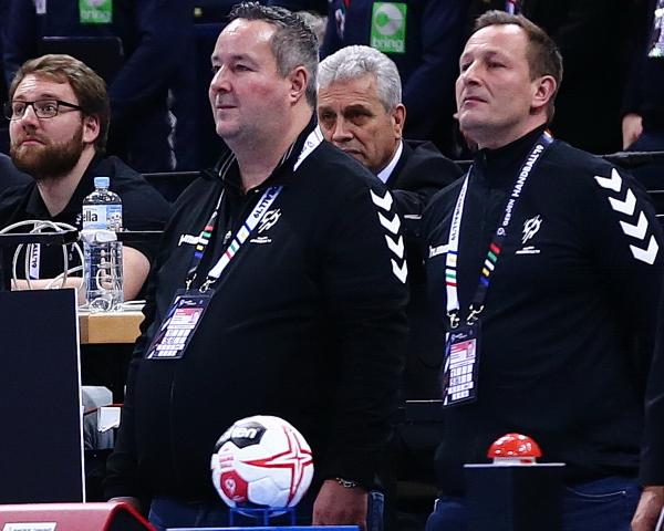 Björn Lohmann und Heiko Hemmerich (Mitte) saßen beim deutschen Halbfinale am Kampfgericht