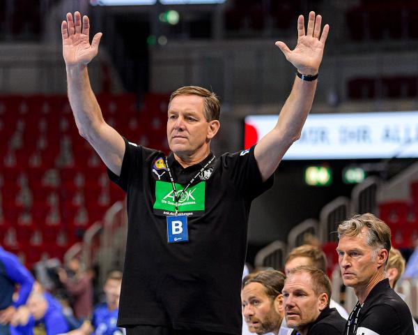Bundestrainer Alfred Gislason ist zufrieden mit der Leistung des DHB-Teams gegen Österreich.