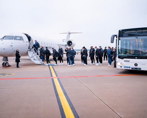 Deutschland fliegt, wie auch bei der WM 2021, mit einem Charterflieger nach Bosnien-Herzegowina.