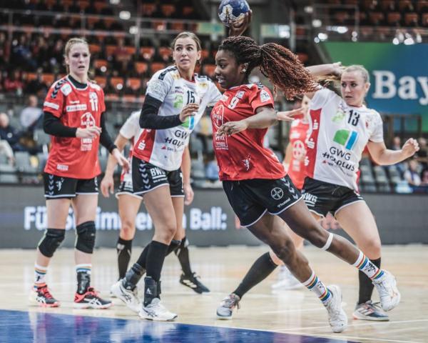 Jennifer Souza - TSV Bayer 04 Leverkusen LEV-HAL HAL-LEV