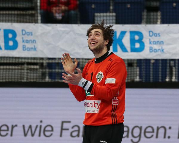 Domenico Ebner vom TSV Hannover Burgdorf freut sich auf das Spiel gegen den THW Kiel.