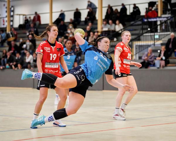 Jana Willing steuerte, wie auch Jule Samplonius, sieben Tore zum 36-32 Erfolg gegen Solingen bei.